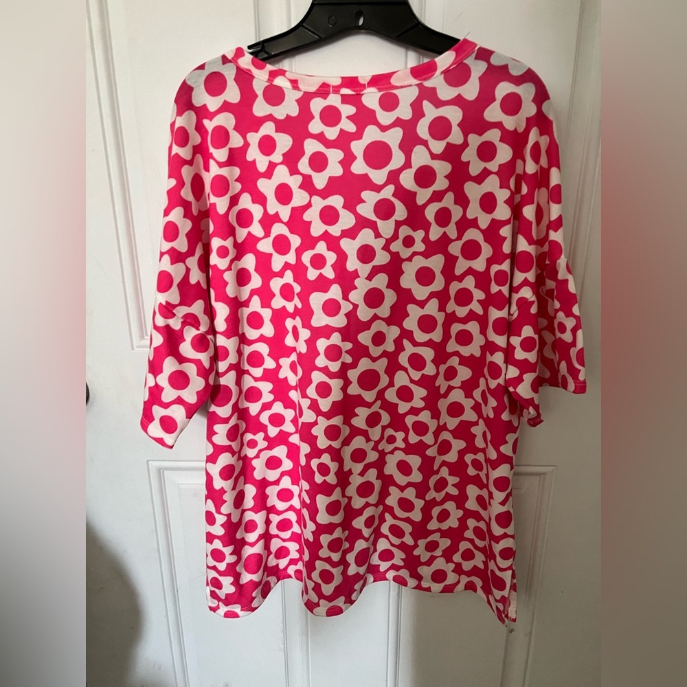 Pink & White Top size 2x without tag